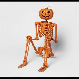 posable pumpkin skeleton 60” hyde & EEK boutique *FIRM ON PRICE